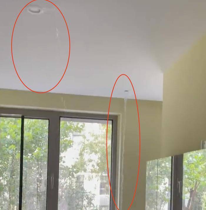 女子下班回家发现2千万豪宅“塌了”！网友都替她心疼