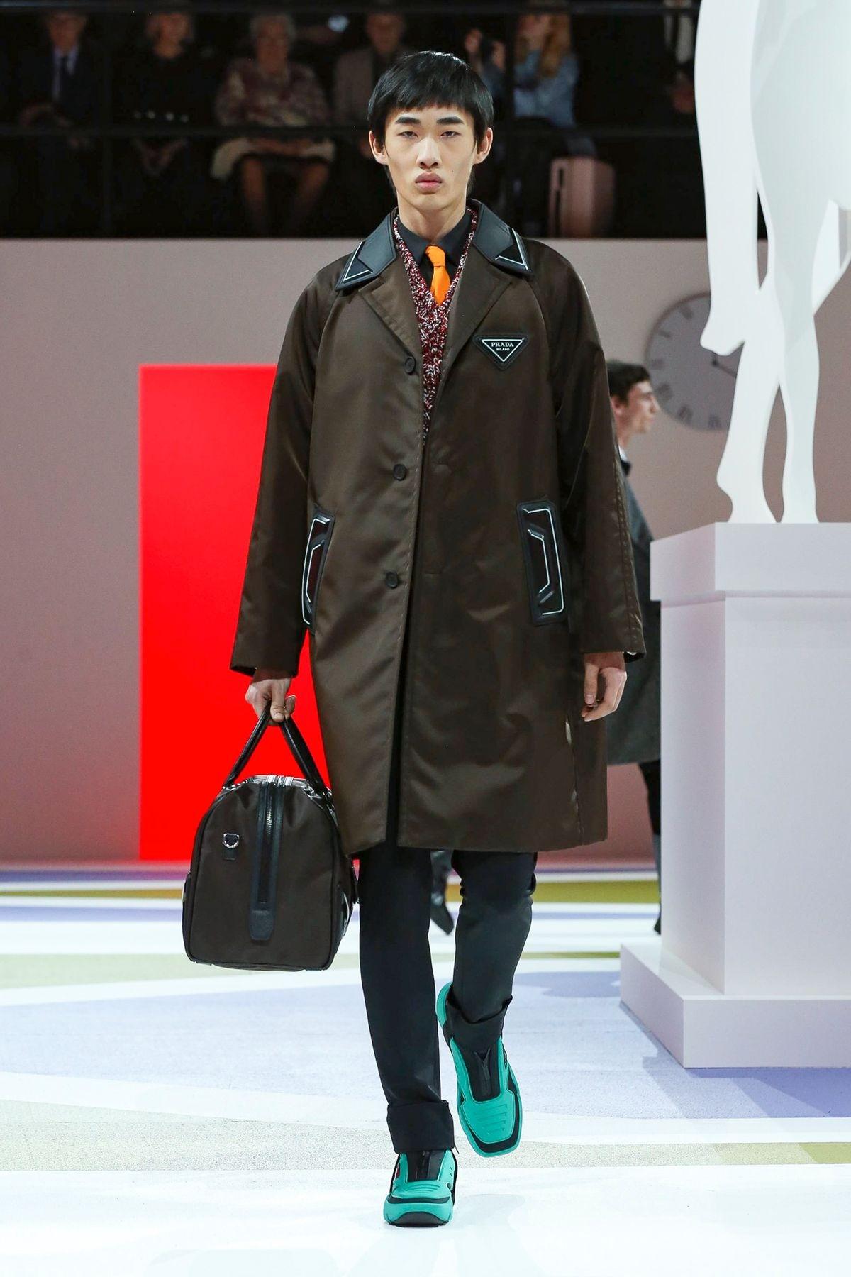 Prada：平行现实里的“超现实古典”