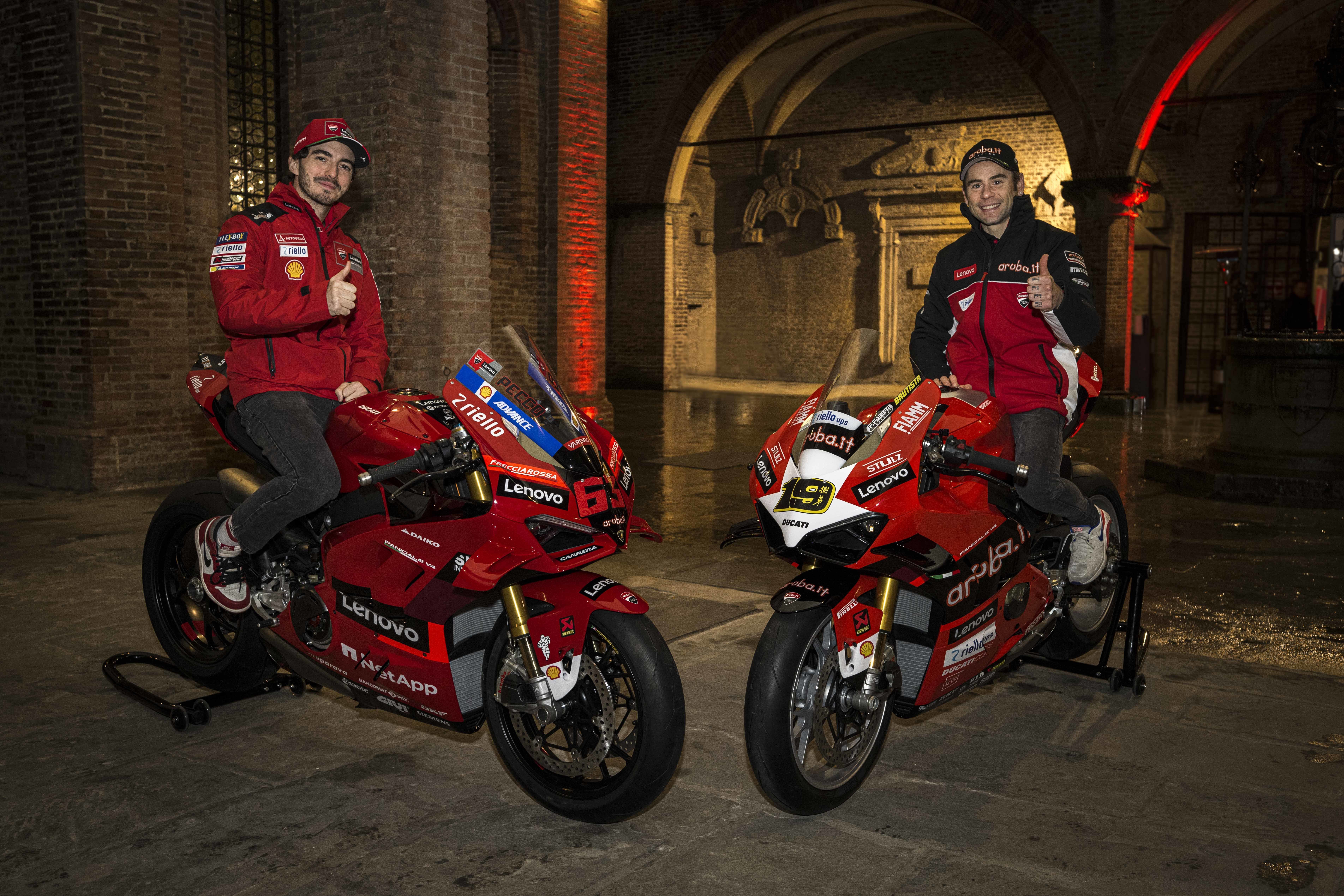 庆祝双冠荣耀，两款赛事特别款杜卡迪 Panigale V4 车型亮相
