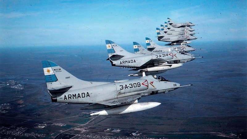 原创            煮熟的鸭子飞了！12架“枭龙”出口阿根廷失败，F-16也打低价牌？