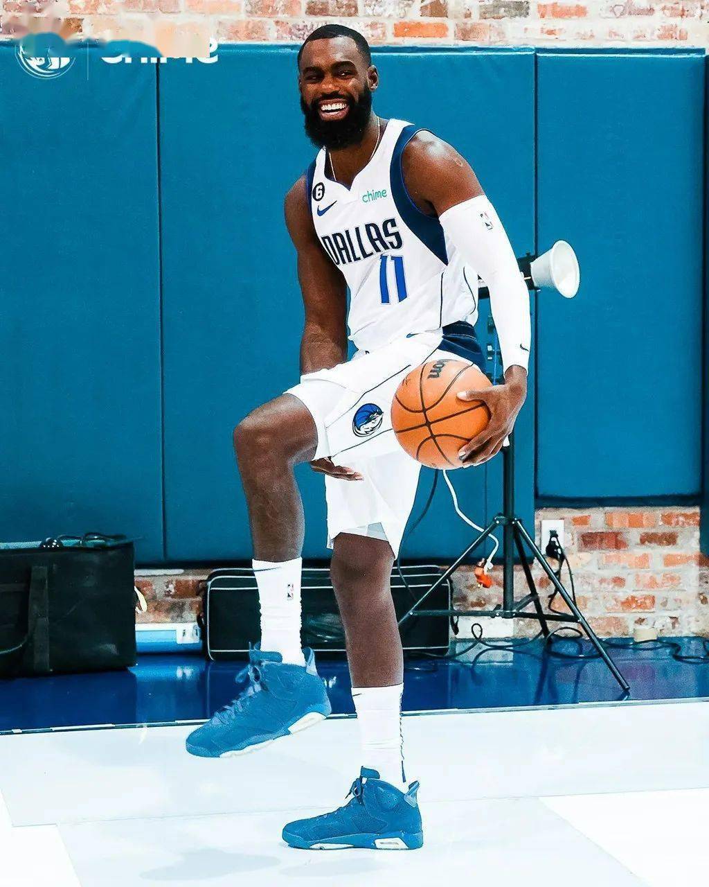 NBA 媒体日球鞋汇总！塔克上脚万元神鞋！詹皇穿的居然是…