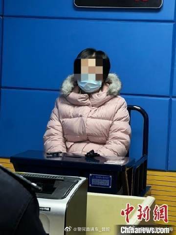 女子网恋12年，没想到素未谋面的“男友”竟是自己的好闺蜜？