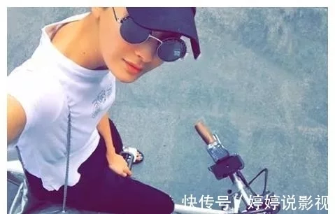 日本“九头身美女”菜菜绪，一双美腿刷爆ins，你能顶住一秒吗？