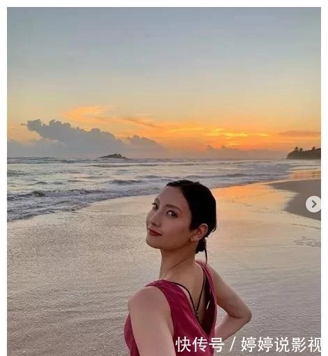 日本“九头身美女”菜菜绪，一双美腿刷爆ins，你能顶住一秒吗？