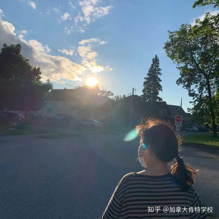 云游校园——加拿大肯特学校的吃、住、行、读