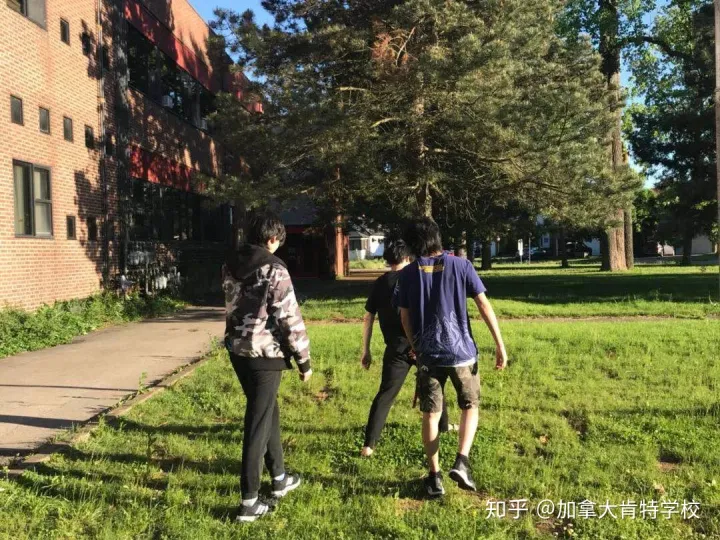 云游校园——加拿大肯特学校的吃、住、行、读
