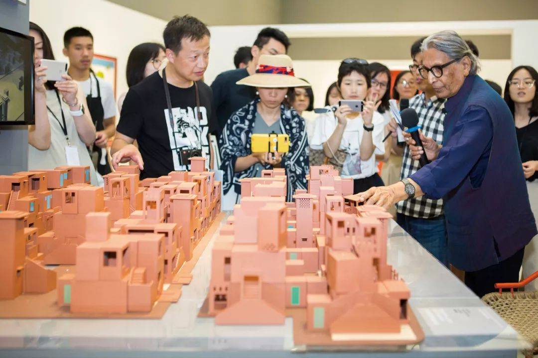 再见，巴克里希纳·多西
