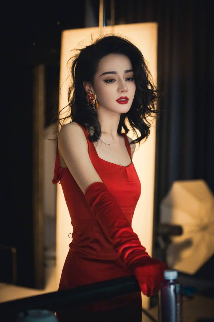 迪丽热巴方发严正声明 将通过法律途径起诉造谣者