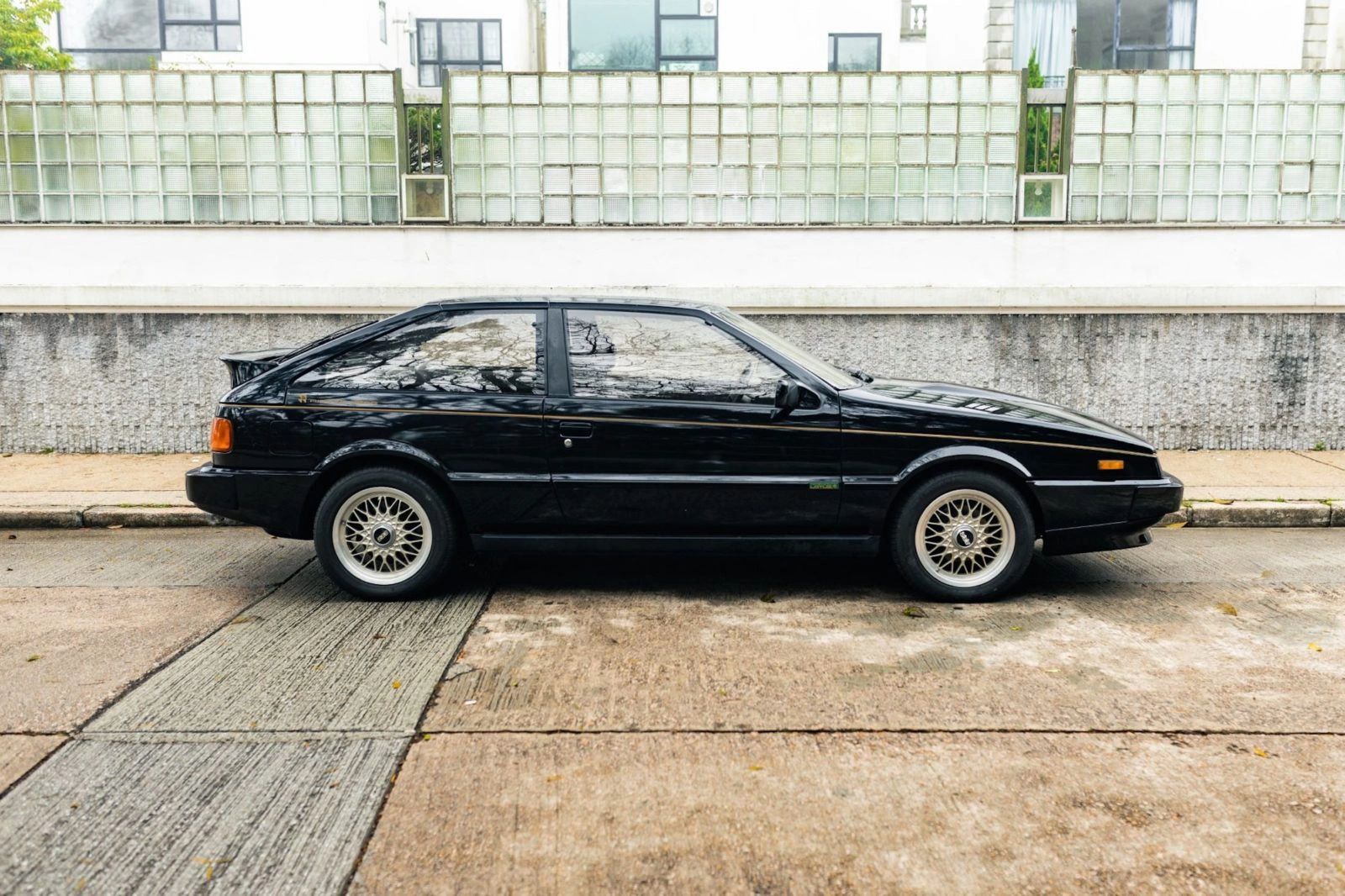 五十铃Piazza Nero XE，藤原拓海都差点上错车
