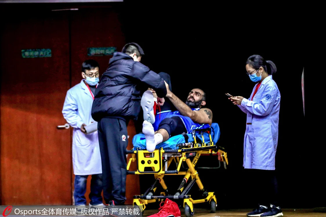 体坛联播｜曼联主场8连胜，C罗尚未完成沙特联赛注册