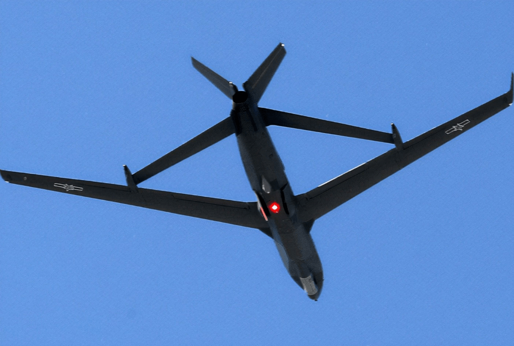 F15飞不上去，中国无侦7穿越宫古海峡，日本战机想跟踪却够不着？