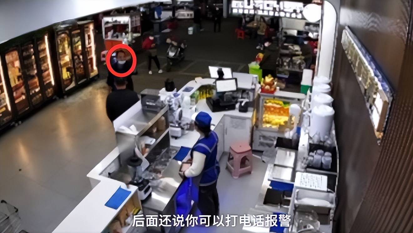 原创            太嚣张！海口多名男子持械打砸超市，带头男子在派出所还威胁店主
